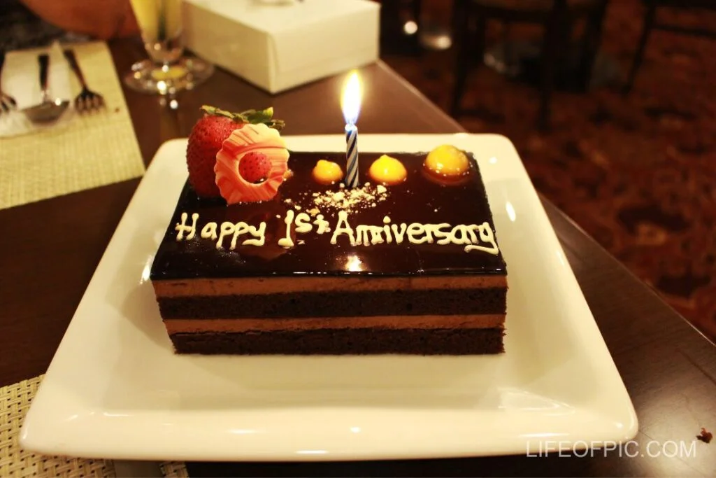 Happy Anniversary Celebrating with love one - happy anniversary images